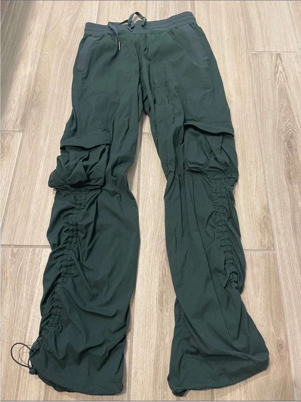 Lululemon Dance Studio Relaxed Fit Mid Rise Cargo Pants Legacy Green Sz XS
